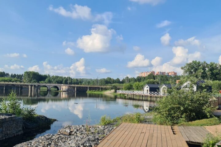 Пляж у ледокола Ангара