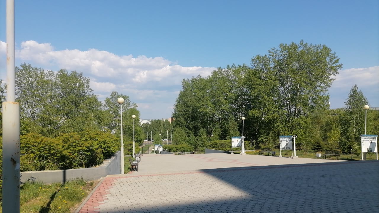 Сквер перед научной библиотекой ИГУ им. В.Г. Распутина