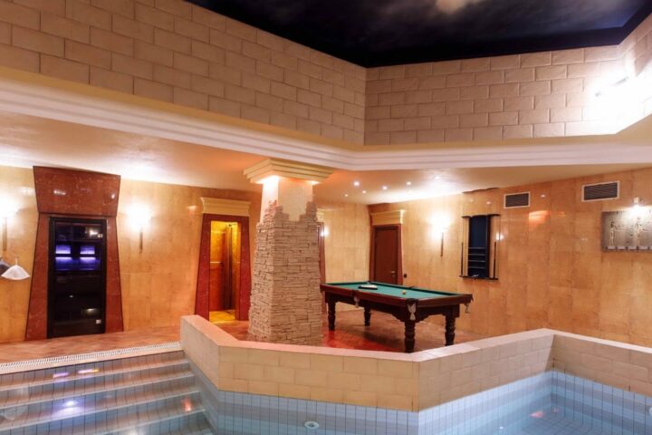 Пеликан, SPA-клуб