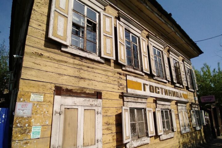 Бабр, гостиница