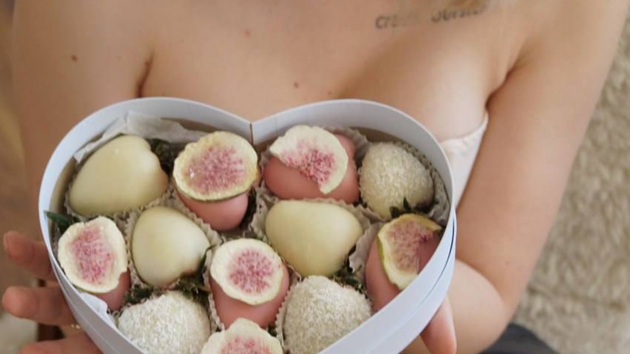 Первый Клубничный, кофейня и мастерская клубники в шоколаде