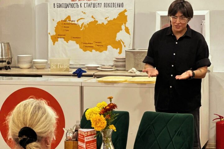Сотрудники музея провели встречу в благотворительном кафе «Добродомик» — 18 сентября, Ледокол Ангара, музей, Иркутск